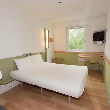 Ibis Budget Hotel 2*
